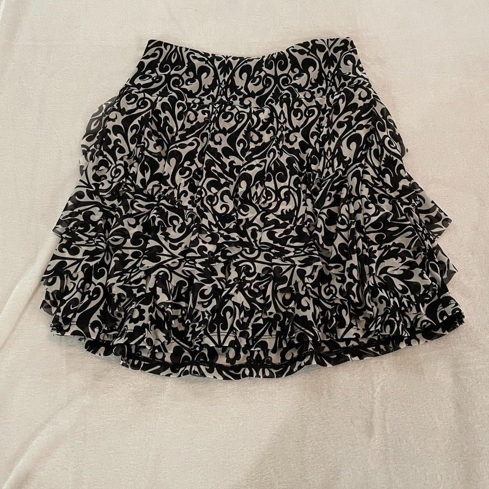 *2 for $15*  Black and White Funky Abstract Pattern Skirt~ Swirly Ruffles